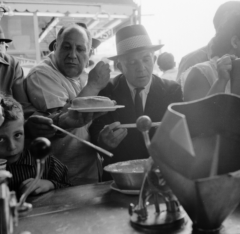 Illustration for article titled Take a Trip to Visit Nathan's Famous, Coney Island, 1955